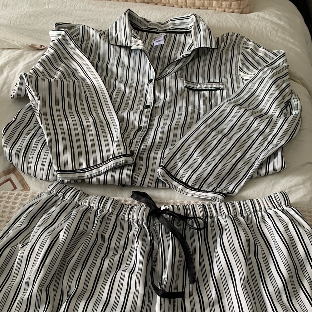 Liz and Co.2piece Pajama Set
